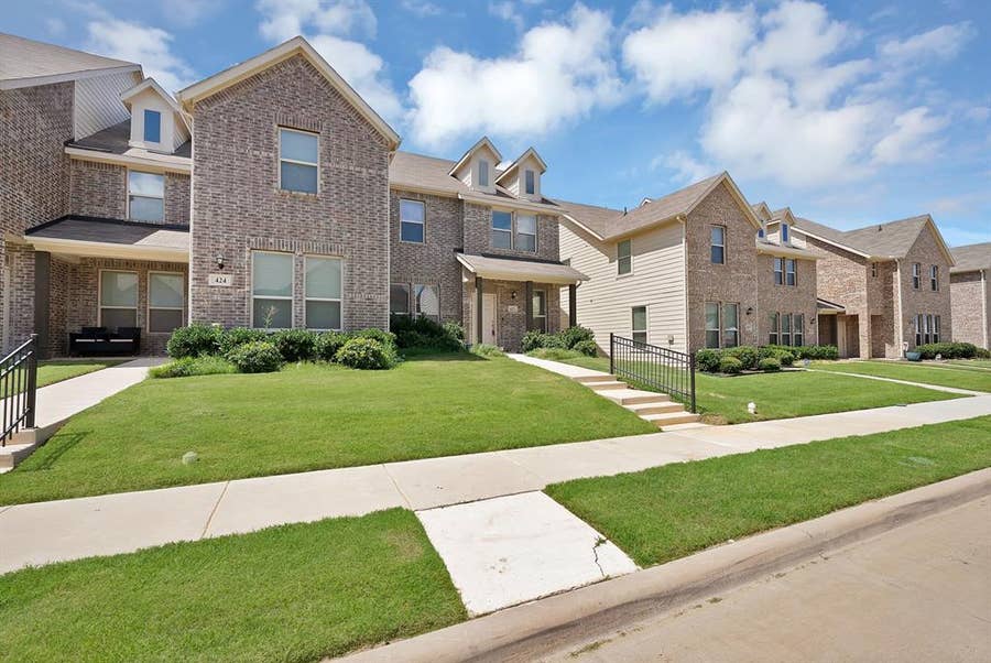 Property photo for 422 Milverton Drive, Fort Worth, TX