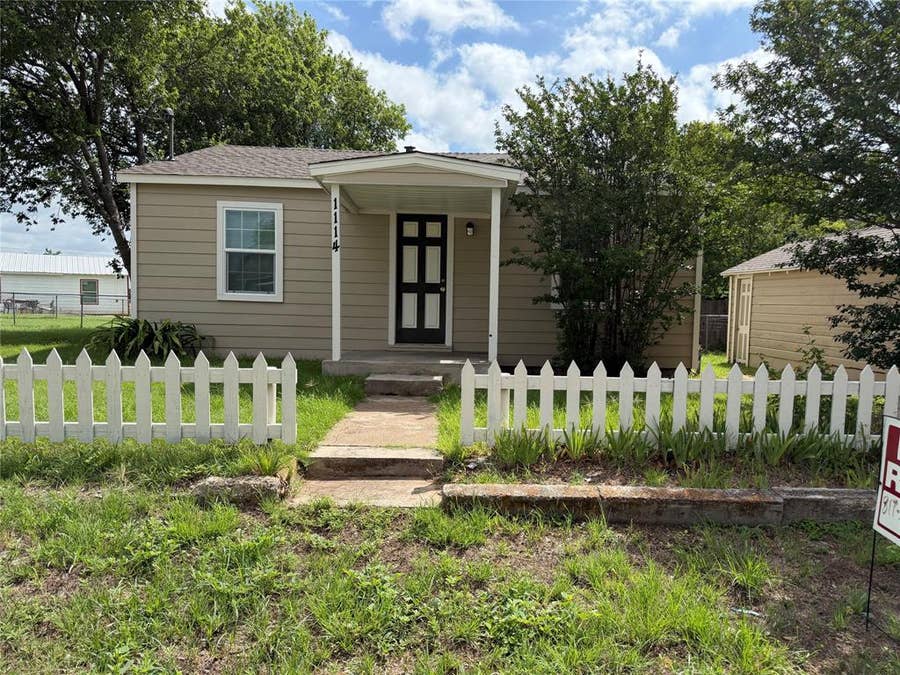 Property photo for 1114 Thorpe Springs Road, Granbury, TX