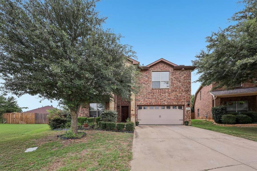 Property photo for 5220 Prestwick Drive, Arlington, TX