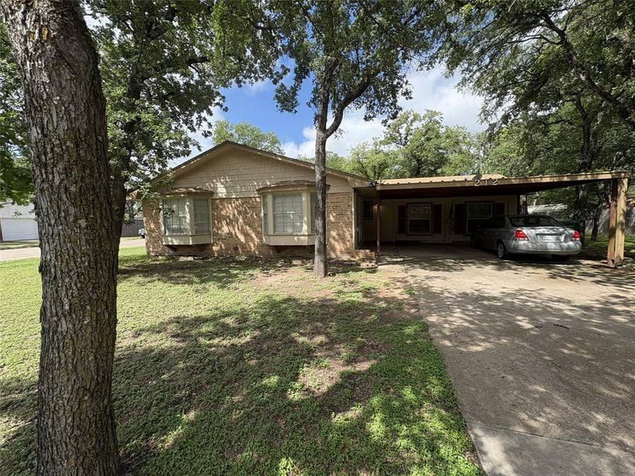 Property photo for 212 S Norma Drive, Lacy Lakeview, TX