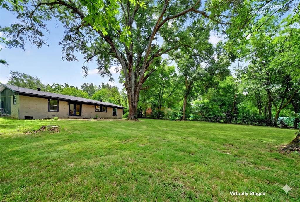 608 Bunny Rabbit Road, Athens, TX 75751 Yard
