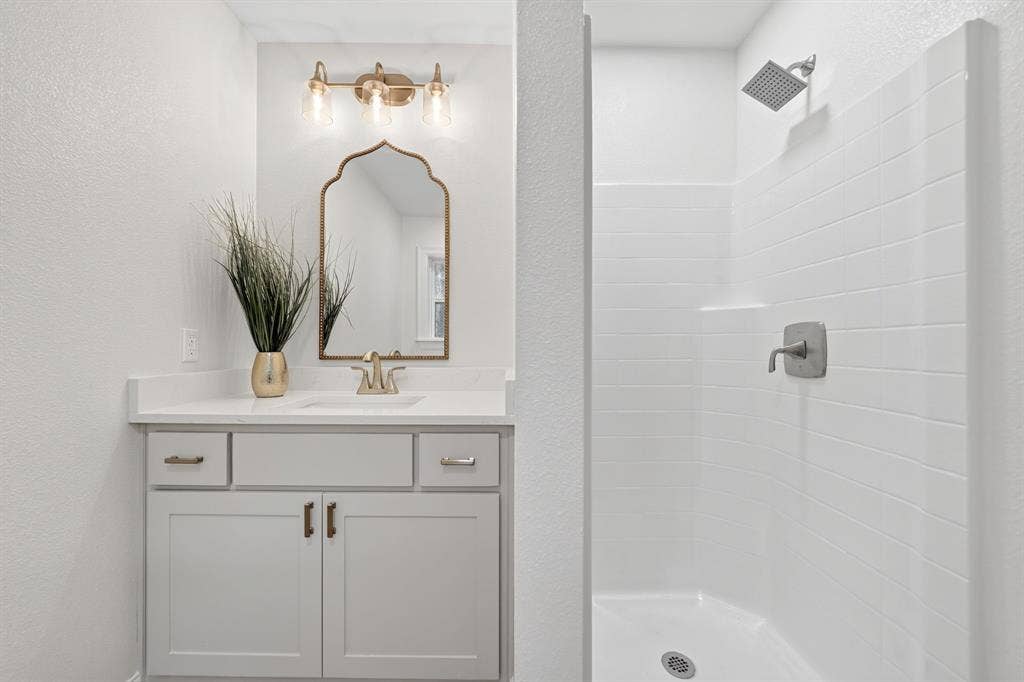 608 Bunny Rabbit Road, Athens, TX 75751 Bathroom