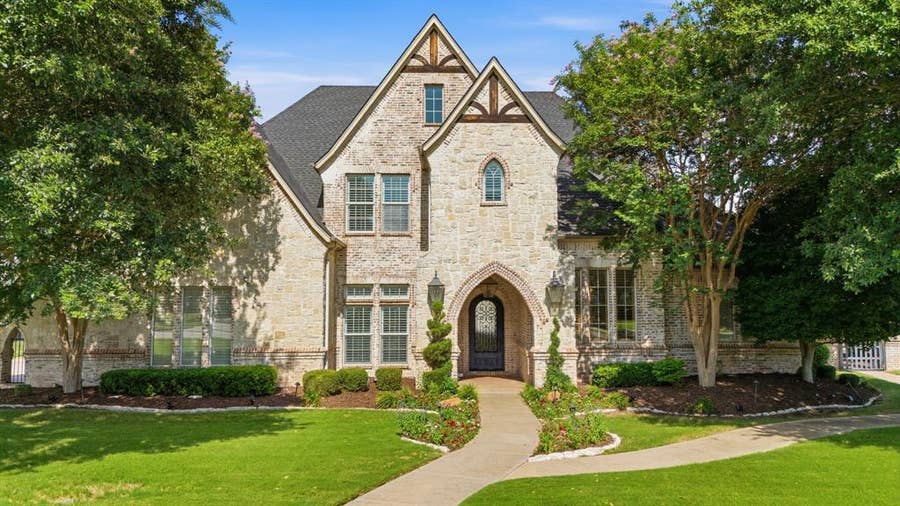 Property photo for 6201 Theresa Lane, Colleyville, TX