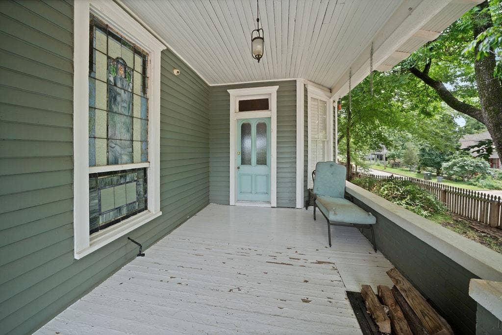 526 W Houston Street, Tyler, TX 75702 526 W Houston Street, Tyler, TX 75702