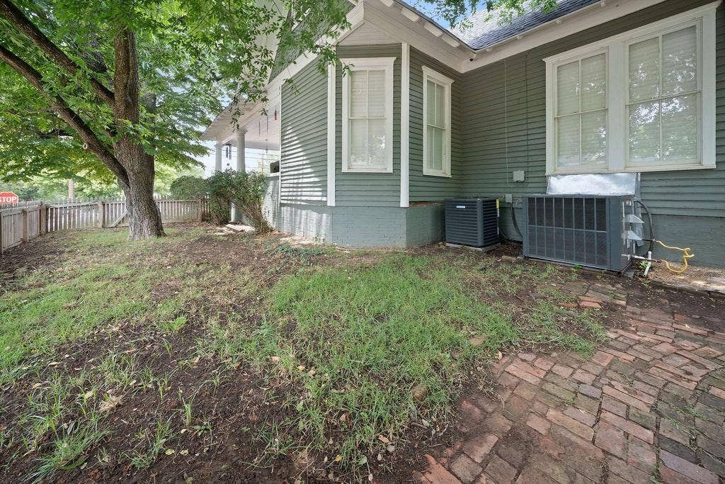 526 W Houston Street, Tyler, TX 75702 526 W Houston Street, Tyler, TX 75702