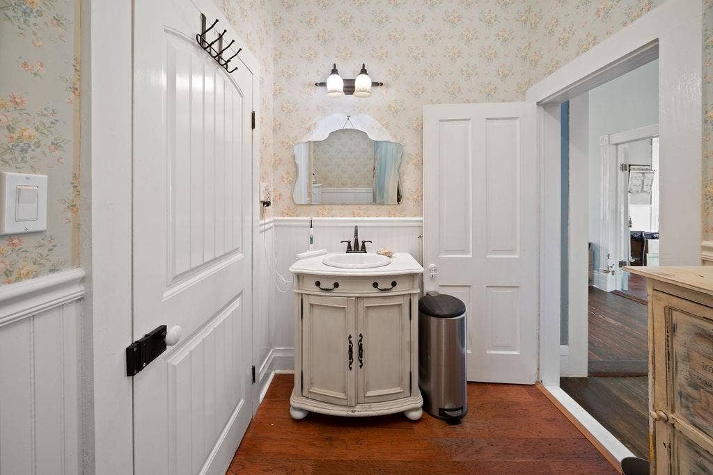 526 W Houston Street, Tyler, TX 75702 526 W Houston Street, Tyler, TX 75702