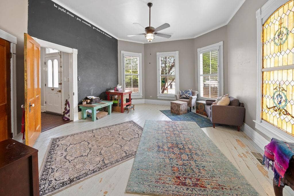 526 W Houston Street, Tyler, TX 75702 526 W Houston Street, Tyler, TX 75702