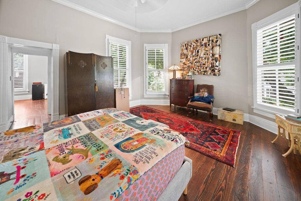 526 W Houston Street, Tyler, TX 75702 526 W Houston Street, Tyler, TX 75702
