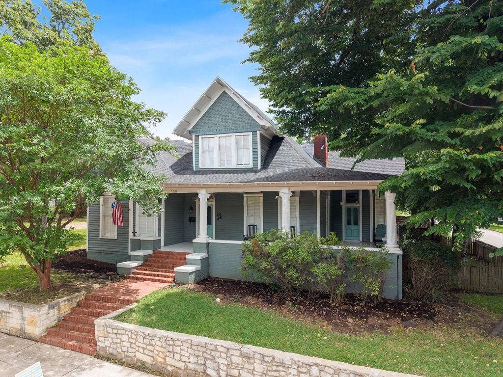 526 W Houston Street, Tyler, TX 75702 526 W Houston Street, Tyler, TX 75702