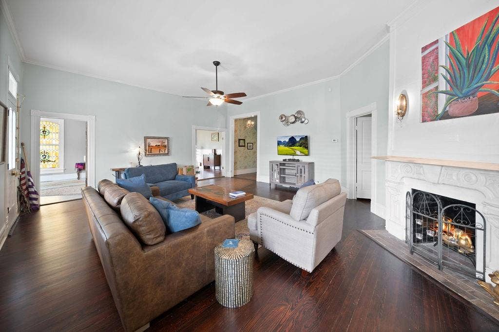526 W Houston Street, Tyler, TX 75702 526 W Houston Street, Tyler, TX 75702