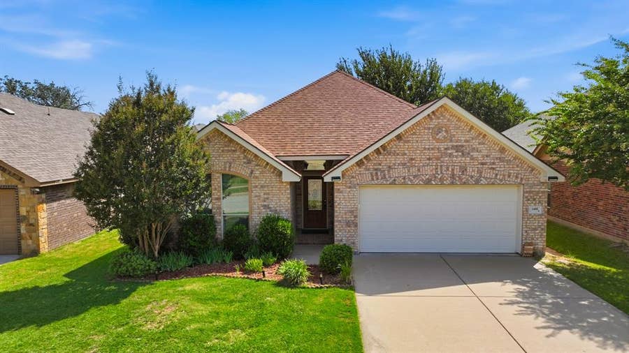Property photo for 1408 Lauren Lane, Granbury, TX