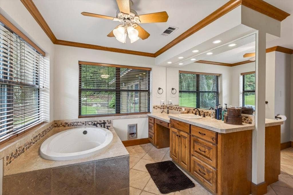 906 Valle Vista Drive, Athens, TX 75751 906 Valle Vista Drive, Athens, TX 75751