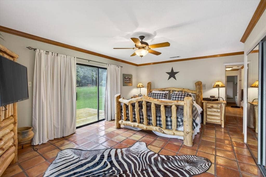 906 Valle Vista Drive, Athens, TX 75751 906 Valle Vista Drive, Athens, TX 75751