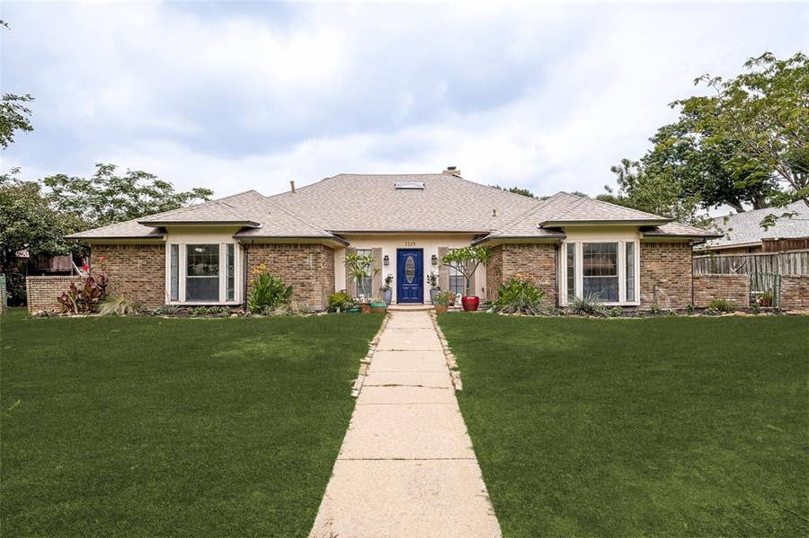 Property photo for 3329 Whiffletree Drive, Plano, TX