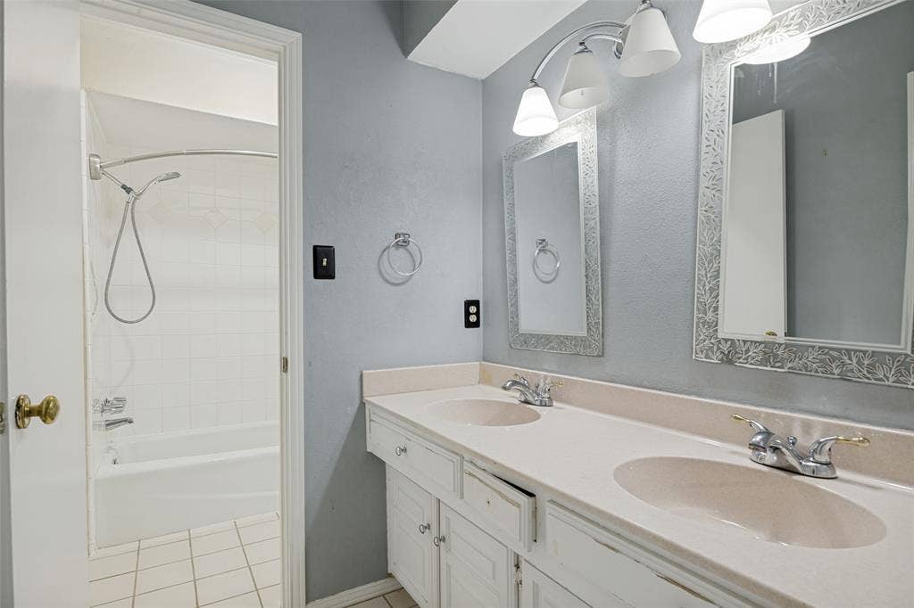 3329 Whiffletree Drive, Plano, TX 75023 3329 Whiffletree Drive, Plano, TX 75023