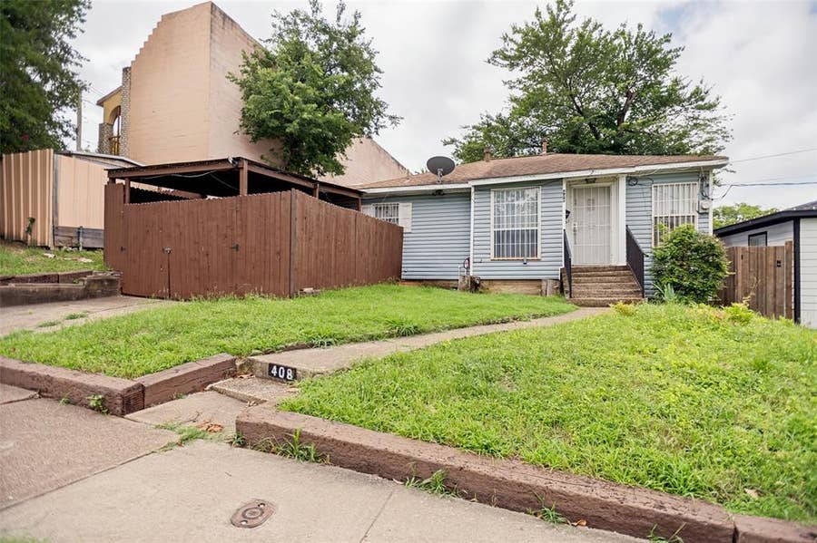 Property photo for 408 W Montana Avenue, Dallas, TX