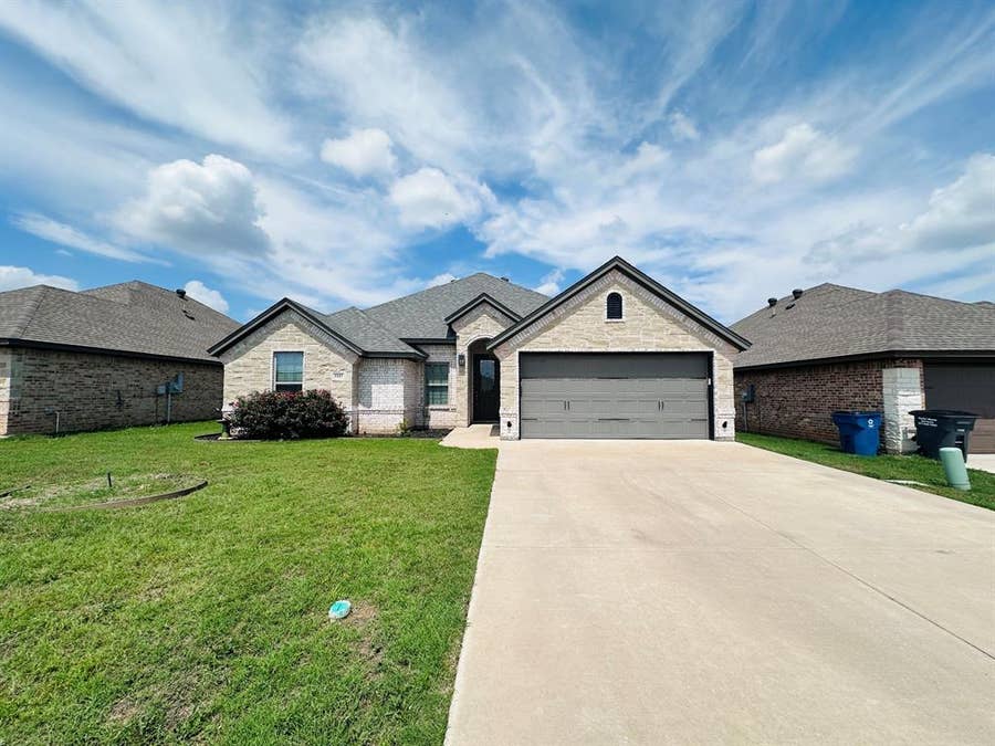 Property photo for 3337 White Horse Drive, Granbury, TX