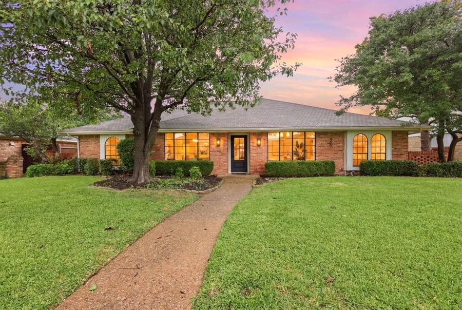 Property photo for 527 Tiffany Trail, Richardson, TX