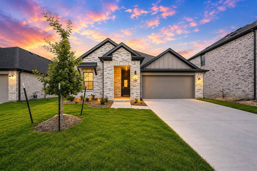 Property photo for 946 Olive Drive, Lavon, TX