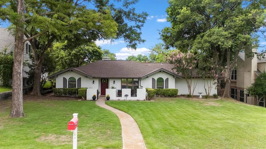 Property photo for 213 Rockbrook Drive, Rockwall, TX