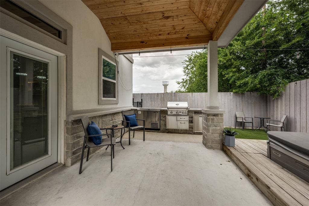 110 Cedar Lane, Roanoke, TX 76262 110 Cedar Lane, Roanoke, TX 76262