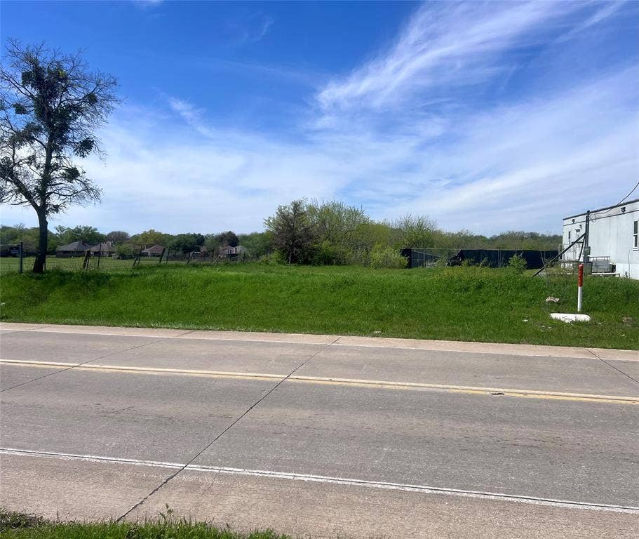 303 N Industrial Boulevard, Crowley, TX 76036 303 N Industrial Boulevard, Crowley, TX 76036