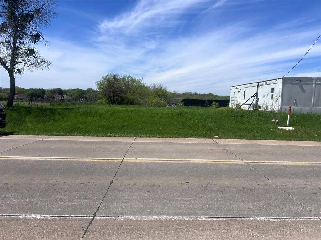 303 N Industrial Boulevard, Crowley, TX 76036 303 N Industrial Boulevard, Crowley, TX 76036