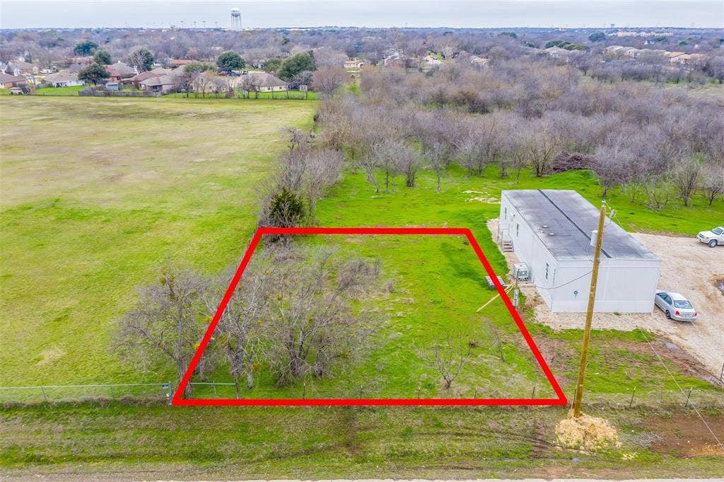 303 N Industrial Boulevard, Crowley, TX 76036 303 N Industrial Boulevard, Crowley, TX 76036