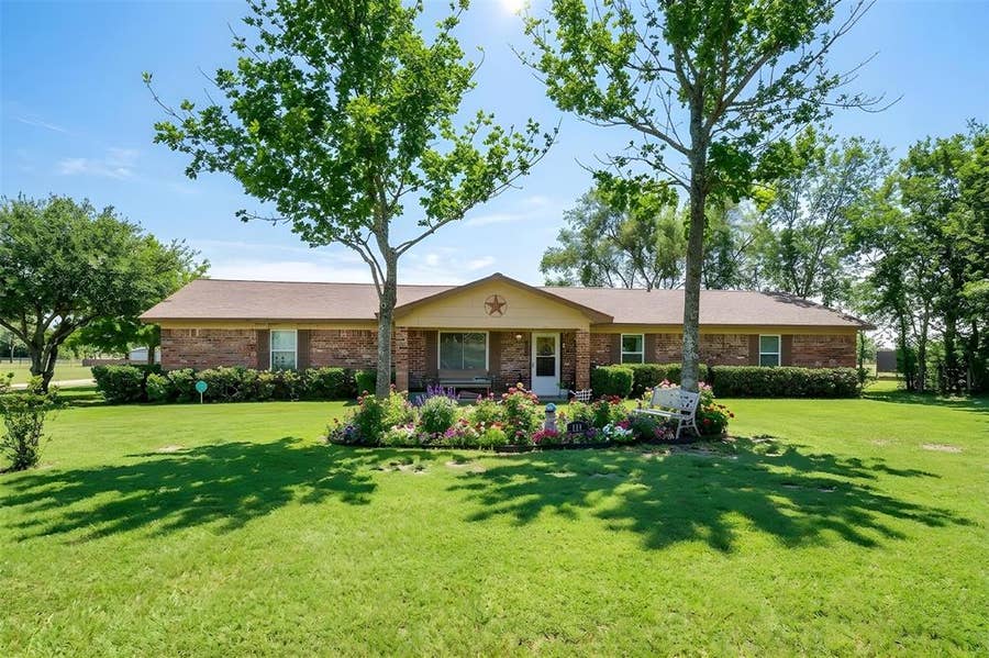 Property photo for 717 Houston Street, Anna, TX