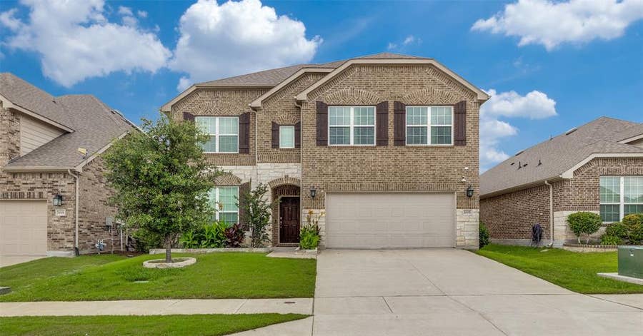 Property photo for 1005 Pinnacle Breeze Drive, Fort Worth, TX