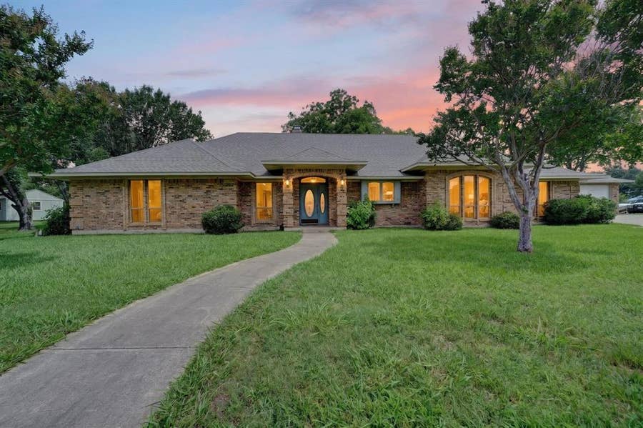 Property photo for 108 Heatherstone Circle, Kaufman, TX