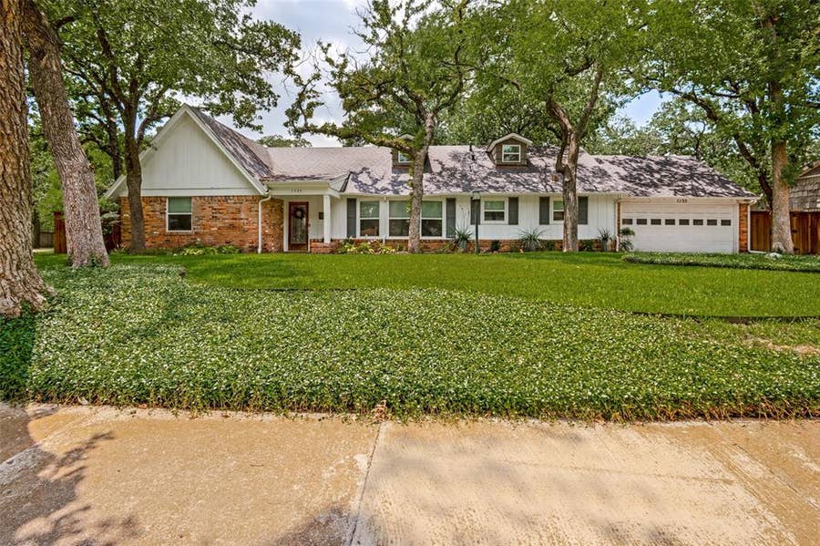 Property photo for 1735 Sunnybrook Drive, Irving, TX