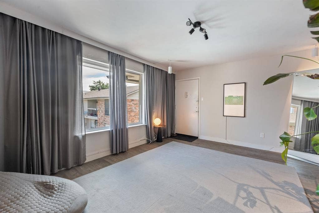 8069 Meadow Road, #216, Dallas, TX 75231 8069 Meadow Road, #216, Dallas, TX 75231