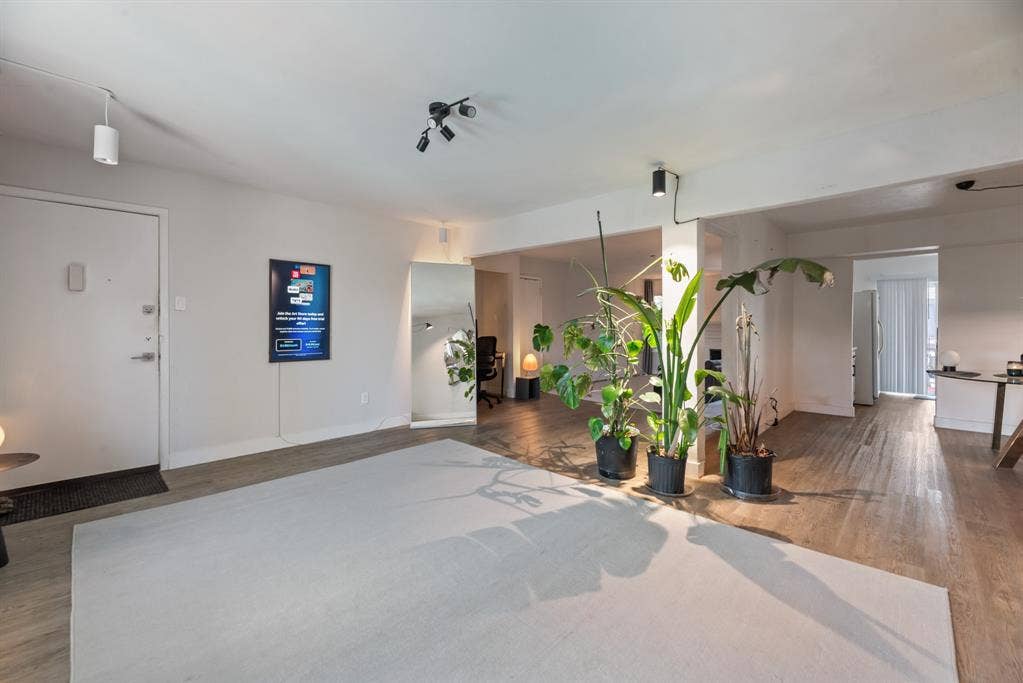 8069 Meadow Road, #216, Dallas, TX 75231 8069 Meadow Road, #216, Dallas, TX 75231