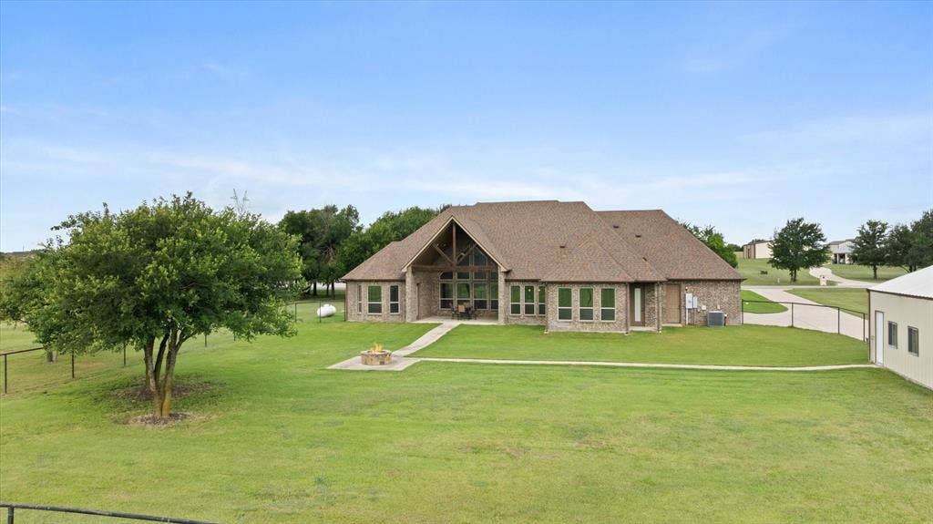 104 Rattling Antler Court, Azle, TX 76020 104 Rattling Antler Court, Azle, TX 76020