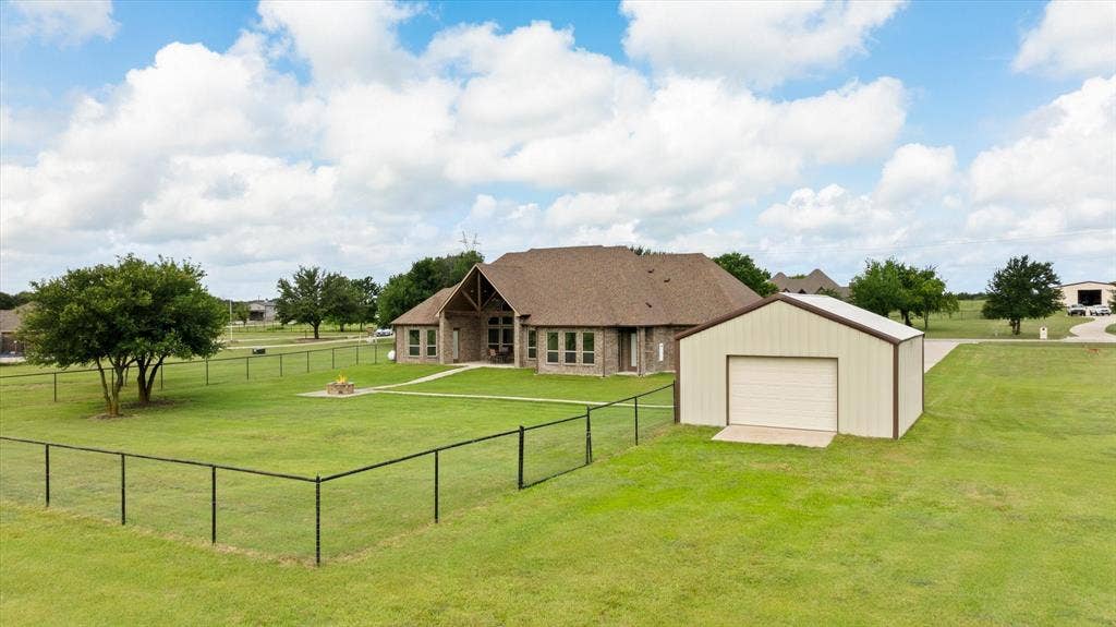 104 Rattling Antler Court, Azle, TX 76020 Detached shop with electric.