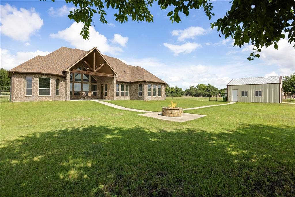 104 Rattling Antler Court, Azle, TX 76020 104 Rattling Antler Court, Azle, TX 76020