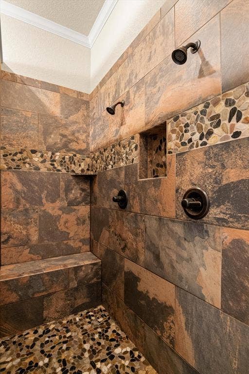 104 Rattling Antler Court, Azle, TX 76020 Large walk in shower