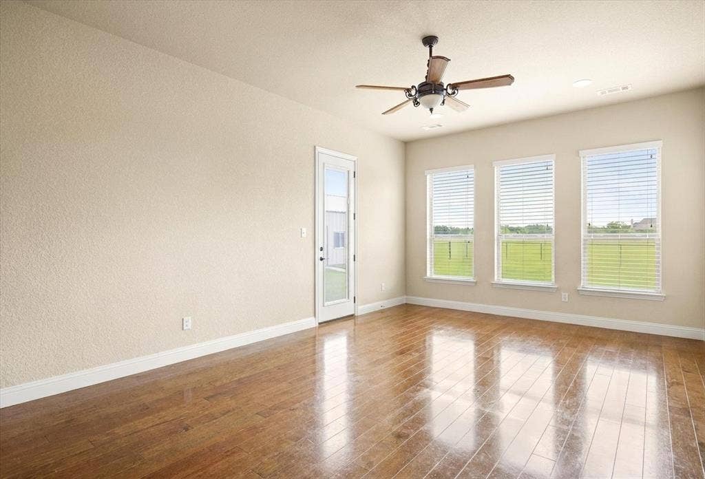 104 Rattling Antler Court, Azle, TX 76020 Flex room has direct access to backyard.