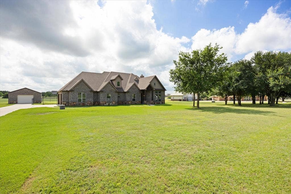 104 Rattling Antler Court, Azle, TX 76020 2.6 acres of privacy.