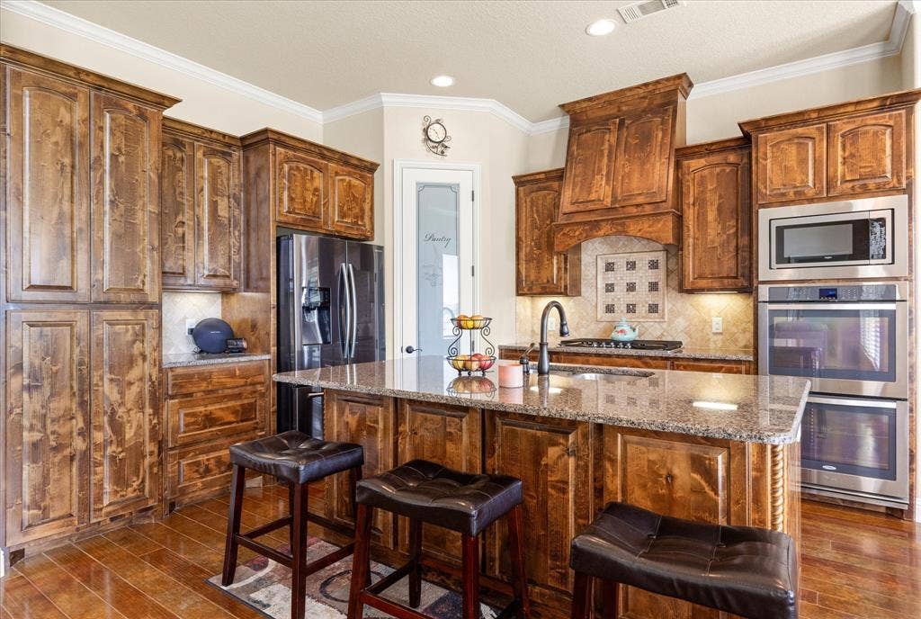 104 Rattling Antler Court, Azle, TX 76020 Bright dining area.