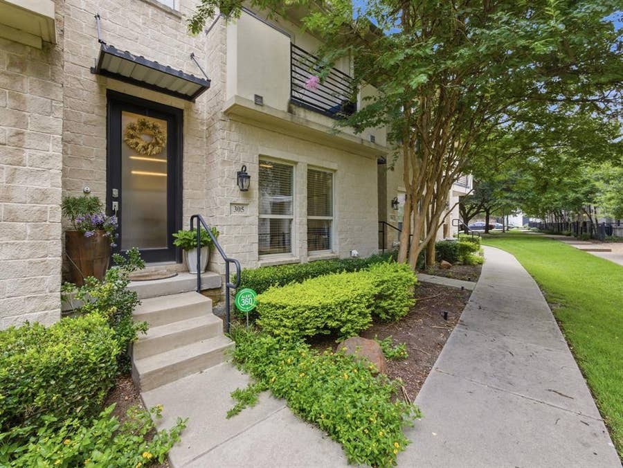 Property photo for 7333 Valley View Lane, #305, Dallas, TX
