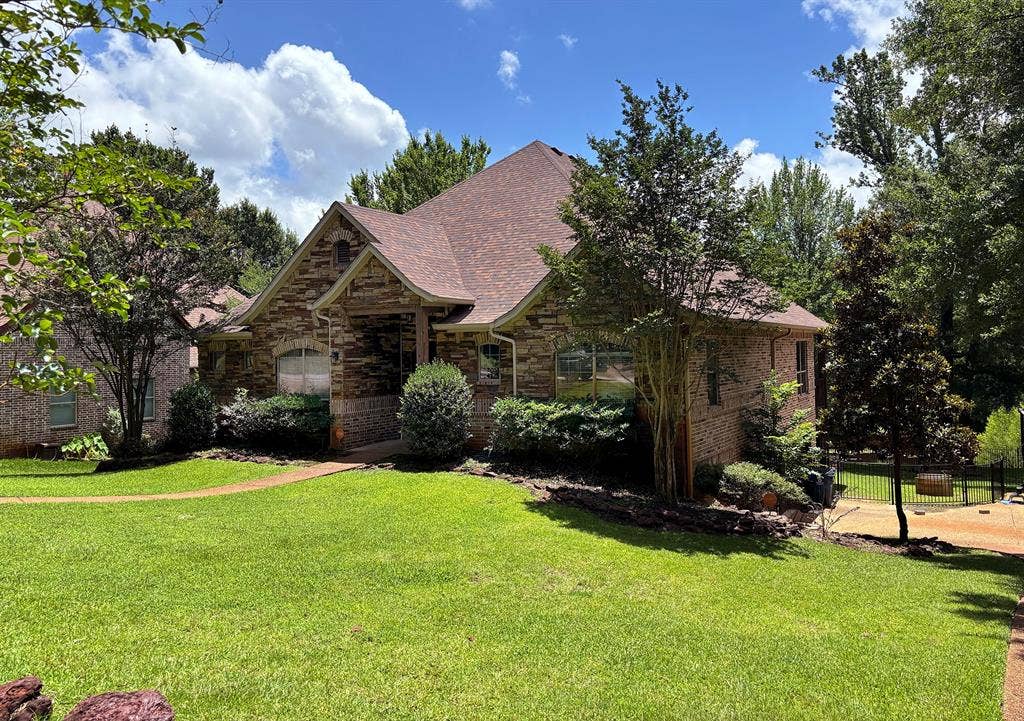 5200 Bayshore Drive, Athens, TX 75752 5200 Bayshore Drive, Athens, TX 75752