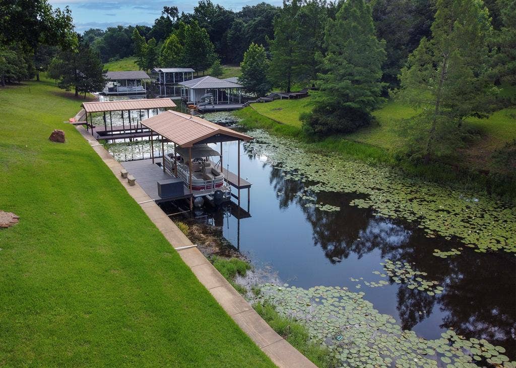 5200 Bayshore Drive, Athens, TX 75752 5200 Bayshore Drive, Athens, TX 75752