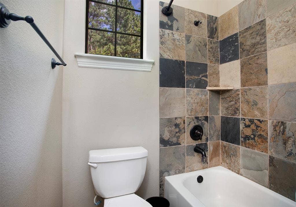 5200 Bayshore Drive, Athens, TX 75752 5200 Bayshore Drive, Athens, TX 75752