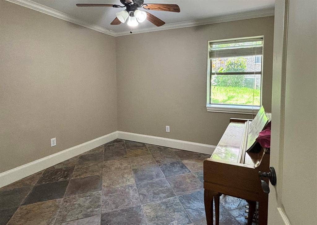 5200 Bayshore Drive, Athens, TX 75752 Downstairs Bedroom