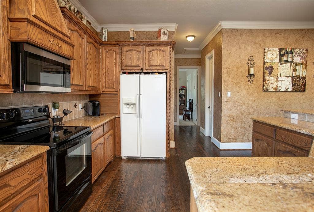 5200 Bayshore Drive, Athens, TX 75752 5200 Bayshore Drive, Athens, TX 75752