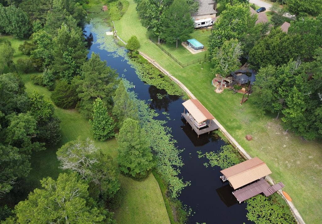 5200 Bayshore Drive, Athens, TX 75752 5200 Bayshore Drive, Athens, TX 75752