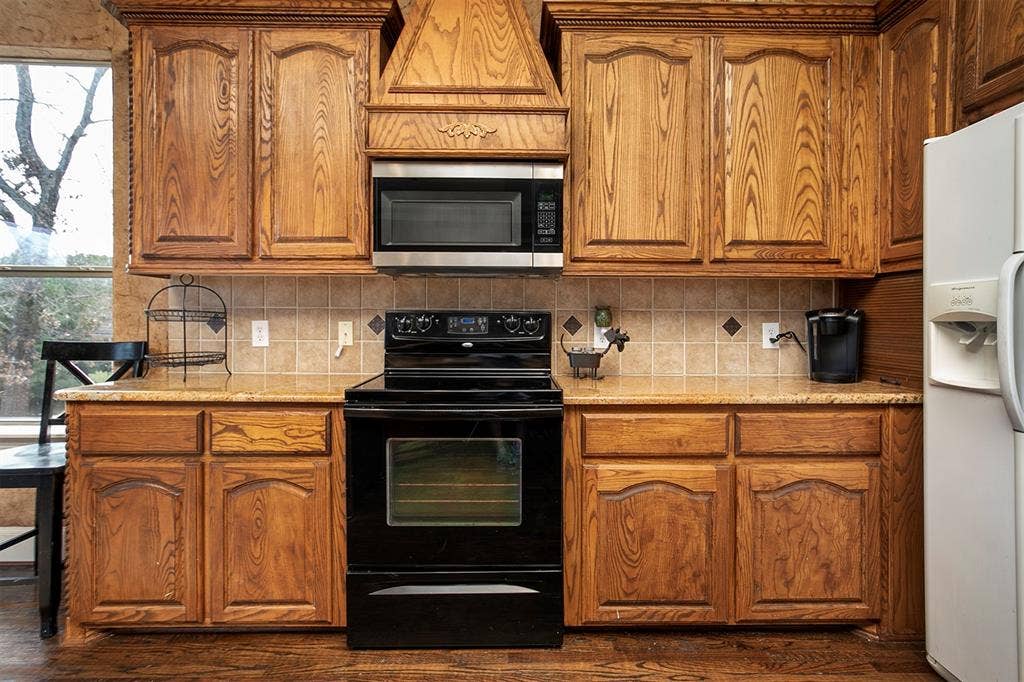 5200 Bayshore Drive, Athens, TX 75752 5200 Bayshore Drive, Athens, TX 75752