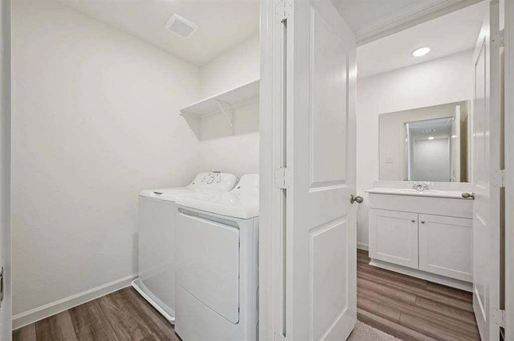 206 Pourtales Lane, Cedar Hill, TX 75104 Rayne The Rayne Laundry Room